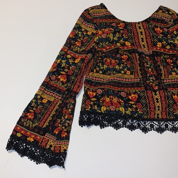 H&M Coachella Multicoloured Boho Bell Sleeved Floral Crop Top - Women’s Size 6 - Picture 2 of 7